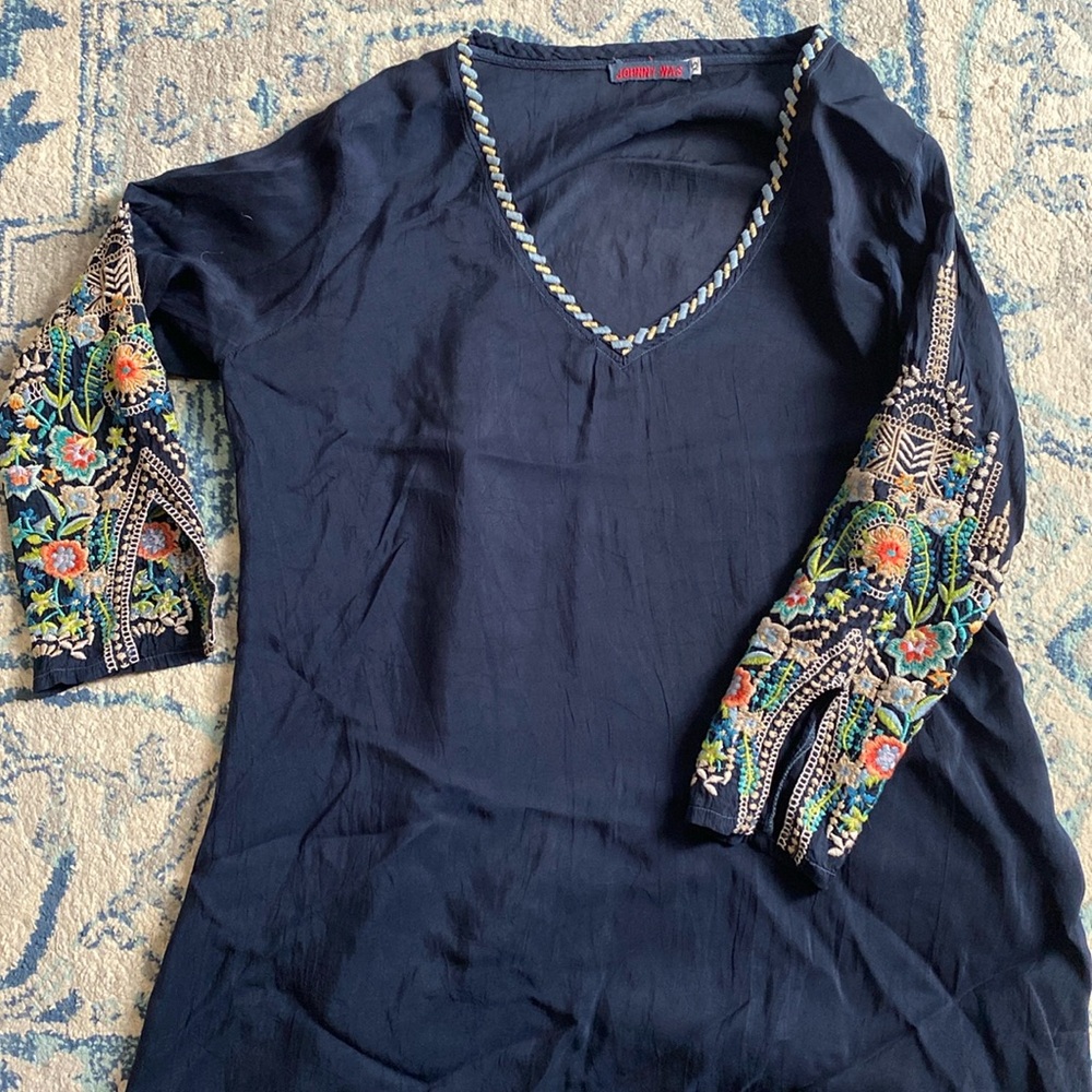 Johnny Was extra small navy blue floral embroidered blouse